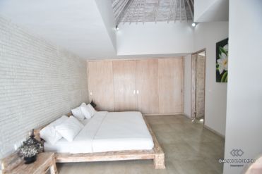 Image 9 from 3 Bedroom Villa For Yearly Rental in Seminyak