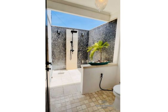 Image 12 from VILLA 3 KAMAR DISEWAKAN DI BERAWA