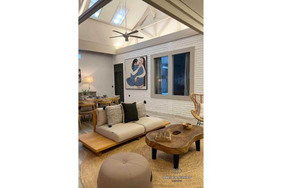 Image 2 from 3 Bedroom Villa For Sale and Rent in Kerobokan Bali
