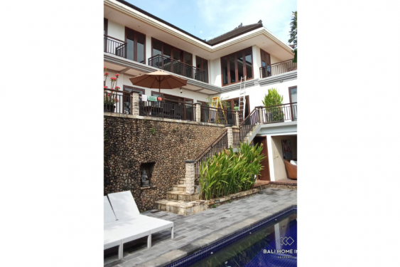 Image 2 from Villa de 3 chambres à vendre en pleine propriété à Bali Berawa