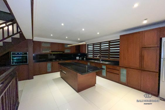 Image 6 from Dijual Villa 3 Kamar Tidur Hak Milik di Kerobokan