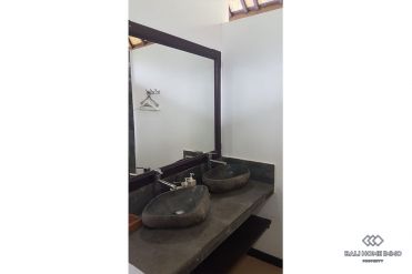 Image 3 from Villa 3 Kamar dengan Bungalow 1 Kamar Dijual Dekat Pantai Pemuteran Bali