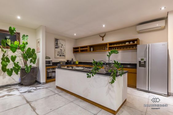 Image 8 from Exquisite 3 Bedroom Villa for Sale Leasehold in Bali Petitenget