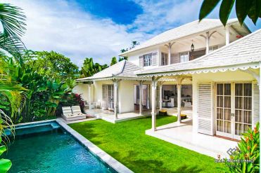 Image 1 from 3 Bedroom Villa For Sale Leasehold Near Batu Belig Beach