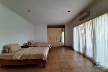 Image 1 from Villa dengan 3 kamar tidur disewakan jangka panjang di Sanur