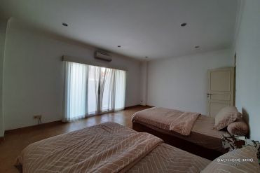 Image 2 from Villa dengan 3 kamar tidur disewakan jangka panjang di Sanur