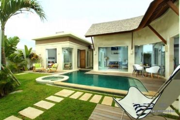 Image 2 from 3 Bedroom Villa for Sale and Rent in Seminyak