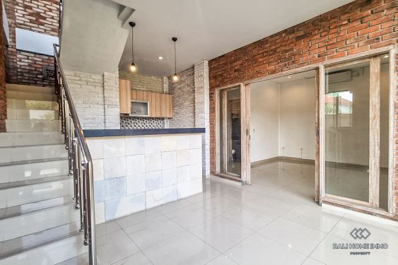 Image 8 from 3 Bedroom Villa for Yearly Rental in Bali Canggu Residential Side