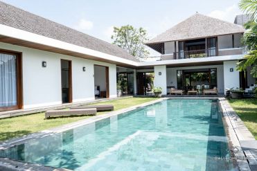 Villa 3 Kamar Tidur Disewakan Tahunan di Berawa Canggu