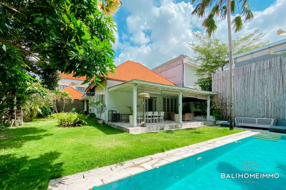 Image 2 from 4 Bedroom Villa with garden for Yearly Rental in Berawa