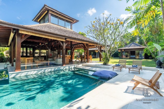 Villa de 3 chambres à louer à l'année à Berawa