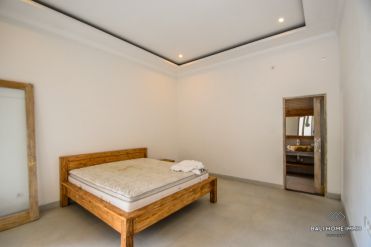 Image 6 from 3 bedroom villa for yearly rental in Berawa