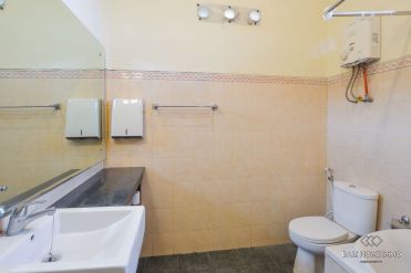 Image 5 from 3 Bedroom Villa For Monthly & Yearly Rental in Seminyak