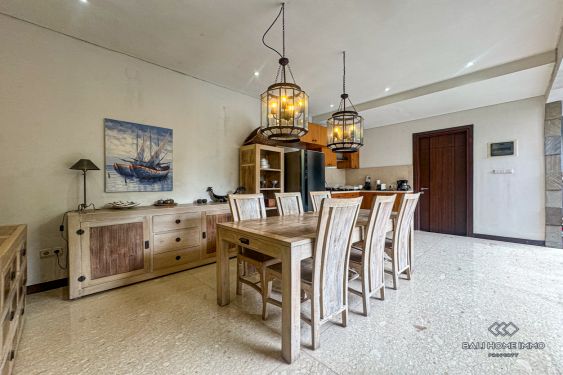 Image 2 from Villa de 3 chambres en location à l'année à Seminyak