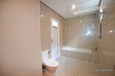 Image 14 from Vila 3 Kamar Disewakan Bulanan & Tahunan di Umalas