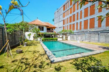 Image 1 from 3 Bedroom Villa for Yearly Rental near Batu Bolong Beach