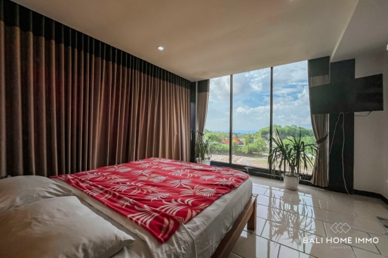 Image 11 from Villa de 3 chambres à vendre à Ungasan avec piscine intérieure et vue panoramique sur la mer.