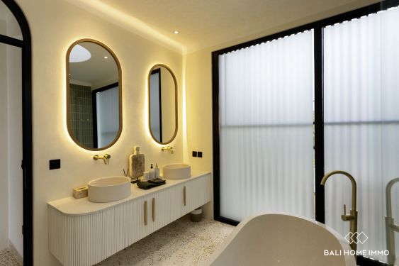 Image 17 from Villa de 3 chambres sur plan avec vue sur les rizières à vendre en location près de Berawa