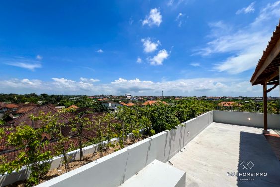 Image 7 from Vila 3 Kamar dengan Bar Atap Dijual dan Disewakan di Tepi Pantai Pererenan