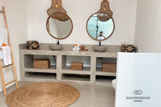 Image 13 from 3 Bedroom Villa with Rooftop For Sale Leasehold in Bali Pererenan Tumbakbayuh