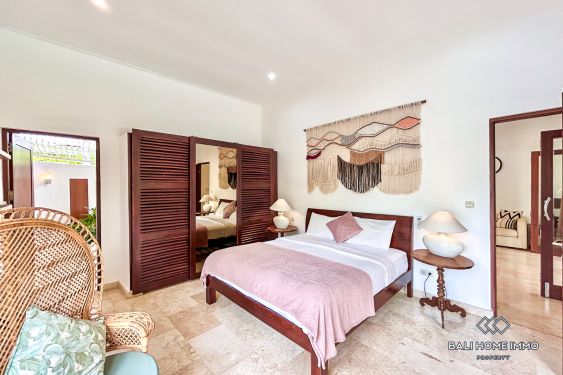 Image 13 from 3 Bedroom Villa with Spacious Garden For Sale Near Berawa Beach