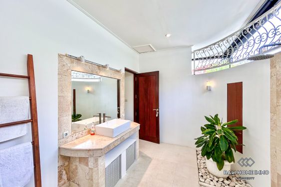 Image 18 from 3 Bedroom Villa with Spacious Garden For Sale Near Berawa Beach