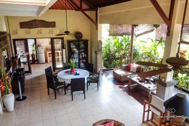 Image 3 from 3 Bedrooms Villa for Yearly Rental in Berawa