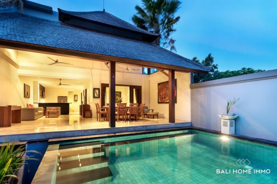 Image 1 from VILLA DE 3 CHAMBRES DANS UN COMPLEXE SÉRÉNITE À VENDRE EN PLEINE PROPRIÉTÉ À BALI JIMBARAN
