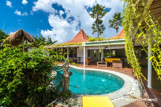 Villa 3 unit dengan total 7 kamar dijual dan disewakan di Pererenan, Bali.