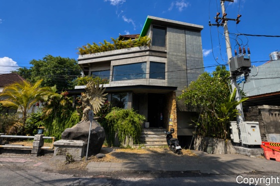3th Floor commercial space for sale in ubud centre