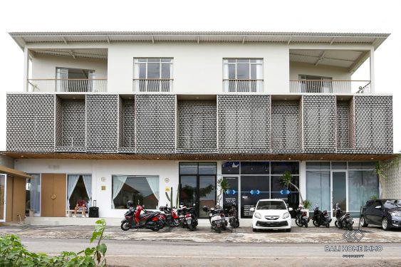Image 2 from 4 appartements et 4 espaces commerciaux à vendre près de la plage de Berawa à Bali