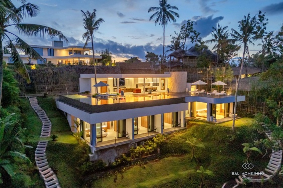 Image 11 from Chef-d'œuvre architectural de 4 chambres avec piscine à débordement à vendre et à louer à Ubud