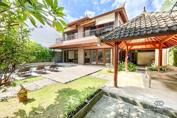 Image 2 from 4 Bedroom Family Villa for Rent in Canggu Batu Bolong