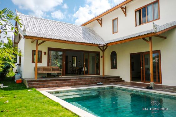 Image 1 from 4 Bedroom Family Villa For Sale in Tumbakbayuh Pererenan