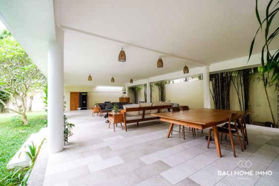 Image 5 from Vila Keluarga 4 Kamar Tidur dengan Taman Disewakan & Dijual di Umalas Bali