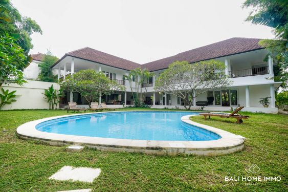 Image 1 from Villa familiale de 4 chambres avec jardin à louer et à vendre à Umalas Bali
