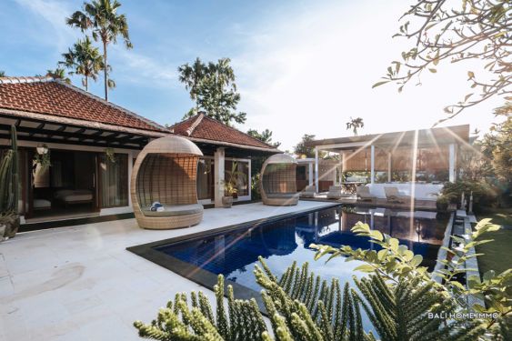 Image 2 from Villa Keluarga 4 Kamar dengan Taman Disewakan di Padonan Canggu Bali
