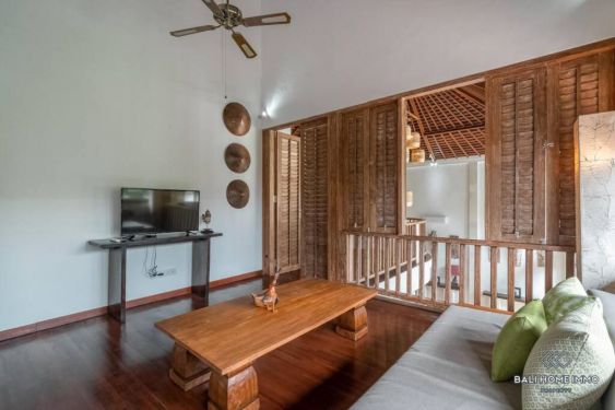 Image 10 from Vila Keluarga Luas 4 Kamar dengan Taman Dijual di Batu Belig Seminyak