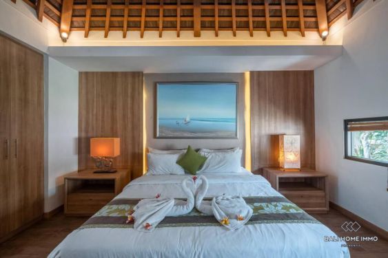 Image 11 from Vila Keluarga Luas 4 Kamar dengan Taman Dijual di Batu Belig Seminyak