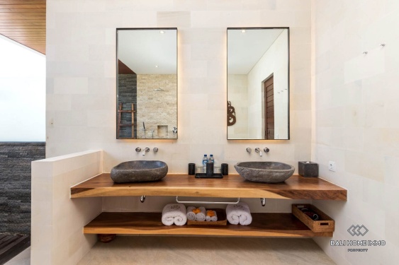 Image 11 from Villa keluarga 4 kamar dengan taman dijual di Umalas.