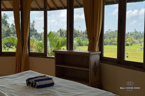 Image 12 from Villa keluarga 4 kamar berpemandangan sawah dijual di Ubud.
