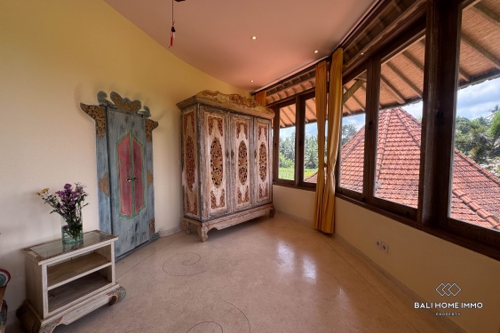 Image 7 from Villa keluarga 4 kamar berpemandangan sawah dijual di Ubud.