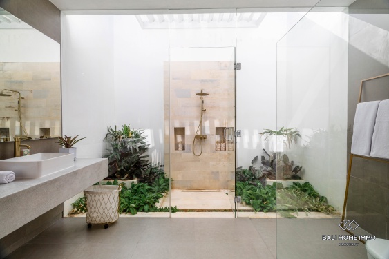 Image 18 from Villa de luxe de 4 chambres avec vue sur la jungle à vendre en bail emphytéotique à Ubud