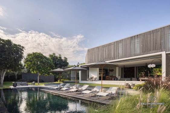 Image 2 from 4 bedroom luxurious villa with ricefield view for rental in Tegal Cupek Umalas