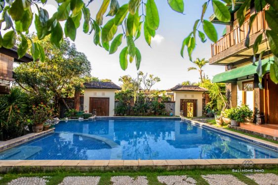 Image 2 from Villa de style manoir de 4 chambres à vendre et à louer à Bali Umalas