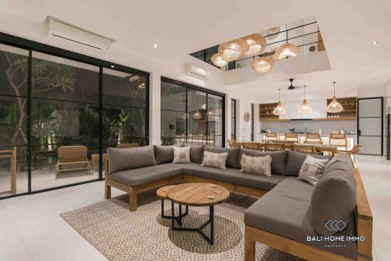 Image 4 from Vila Desain Modern 4 Kamar Disewakan di Umalas