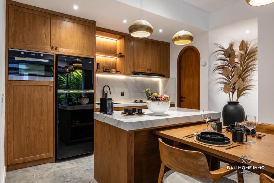 Image 8 from Villa moderne de 4 chambres à vendre à proximité de la plage de Batu Bolong