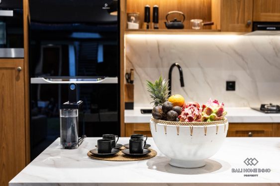 Image 9 from Villa moderne de 4 chambres à vendre à proximité de la plage de Batu Bolong