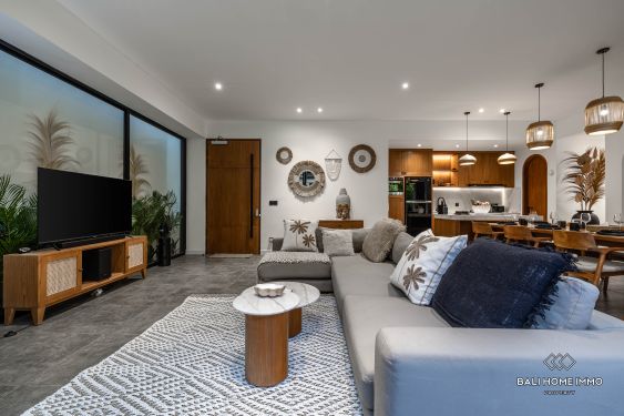 Image 3 from Villa moderne de 4 chambres à vendre à proximité de la plage de Batu Bolong