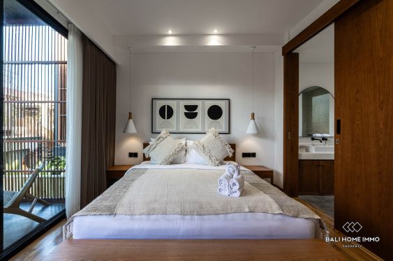 Image 13 from Villa moderne de 4 chambres à vendre à proximité de la plage de Batu Bolong